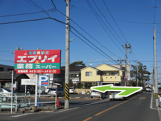 エブリイの信号を左折します